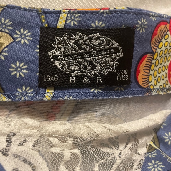 Hearts & Roses London Floral Retro Dress, Fit & Flare, USA Size 6, UK 10 - Picture 2 of 9